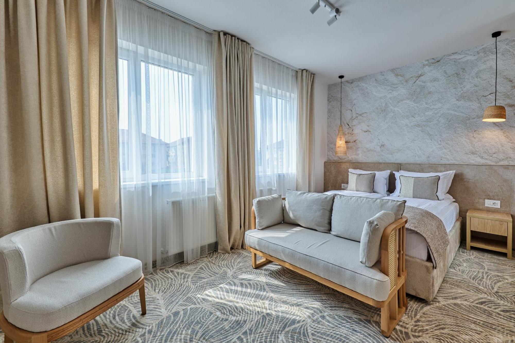 Hotel Serenity Temeşvar Dış mekan fotoğraf