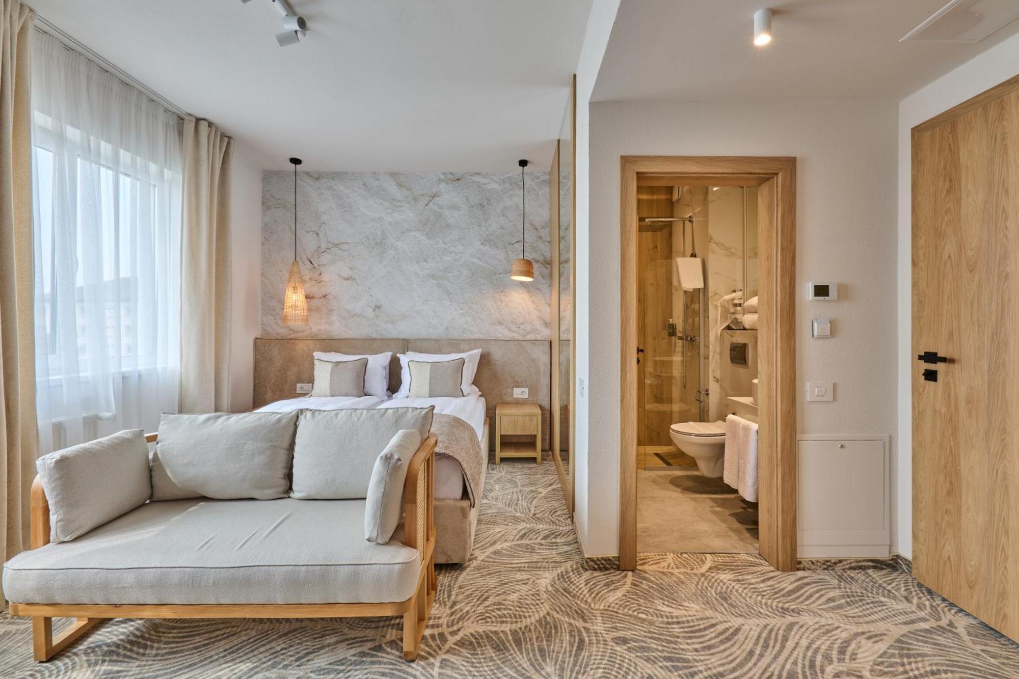 Hotel Serenity Temeşvar Dış mekan fotoğraf