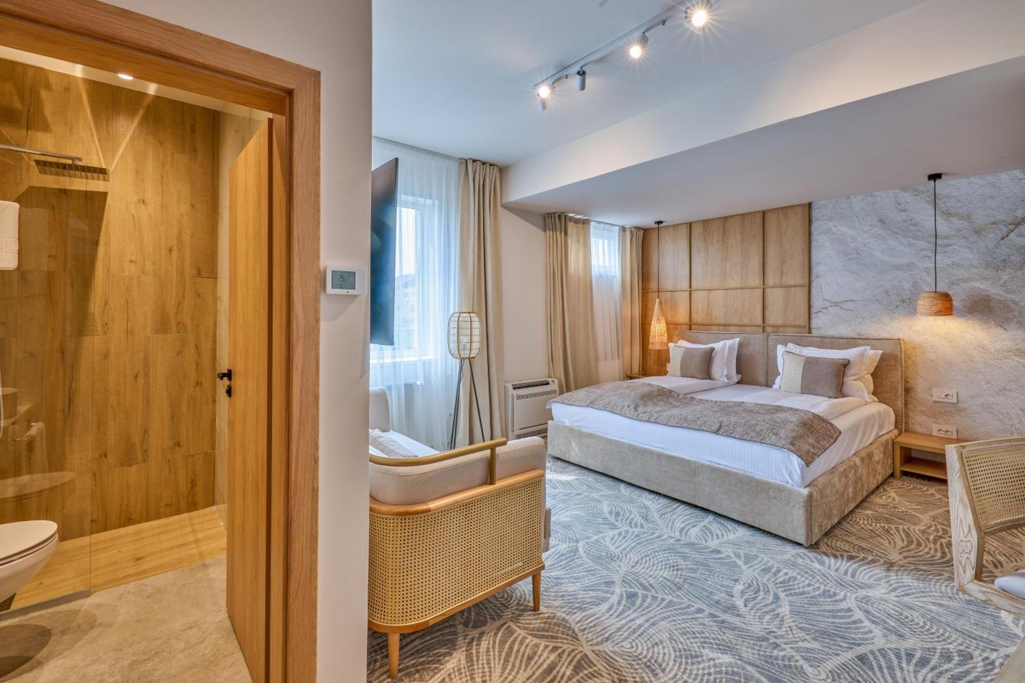 Hotel Serenity Temeşvar Dış mekan fotoğraf