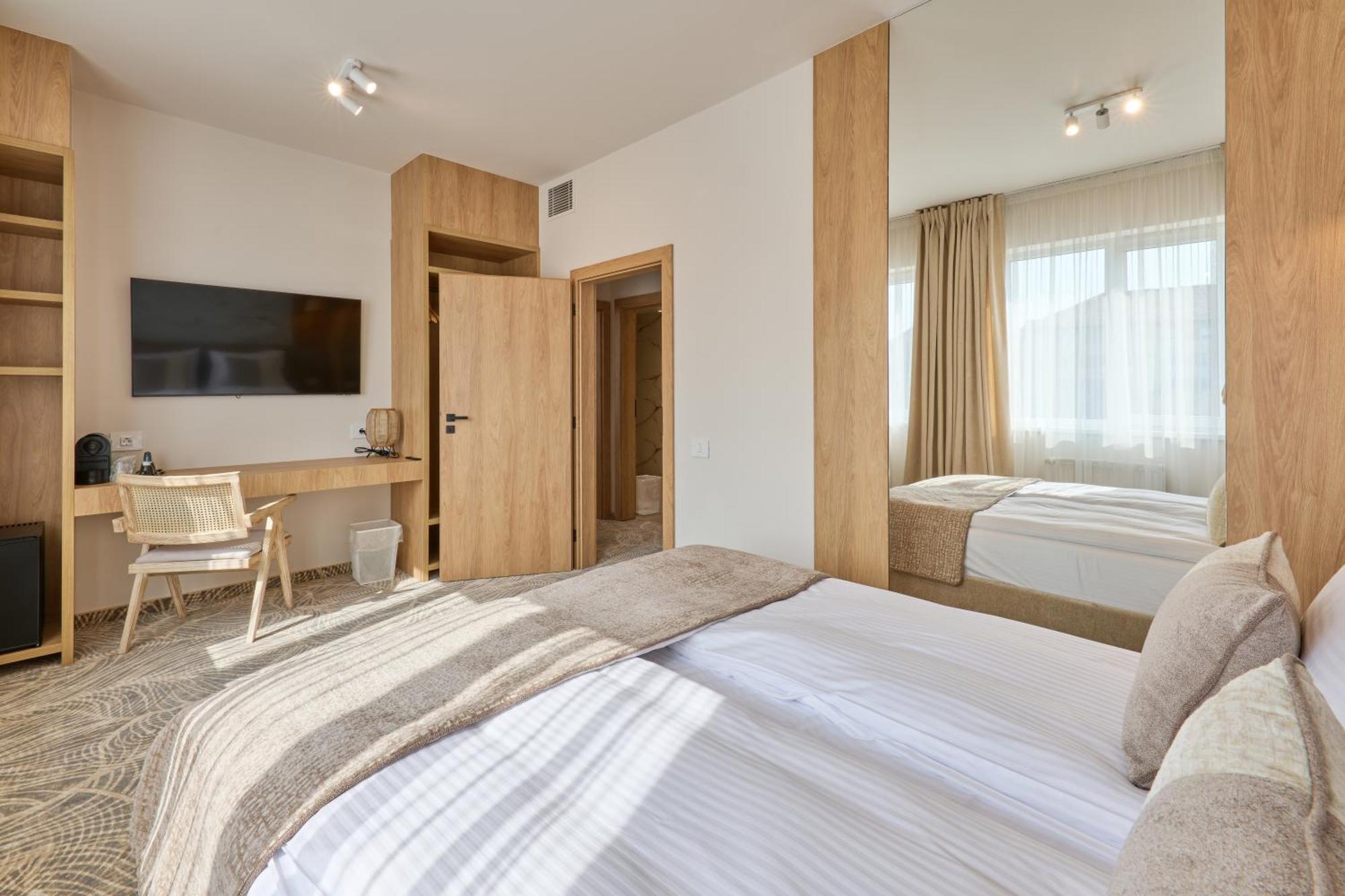 Hotel Serenity Temeşvar Dış mekan fotoğraf