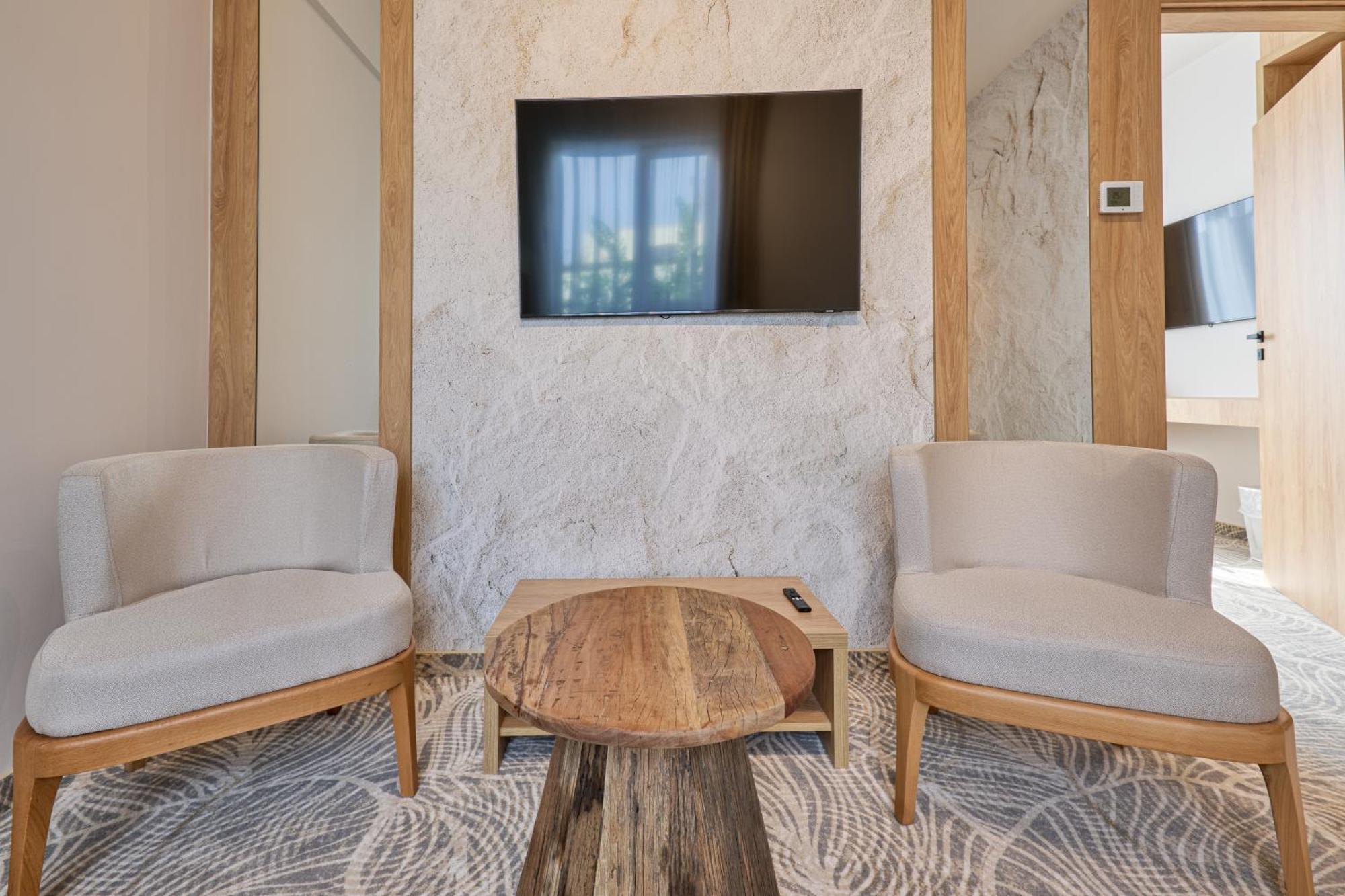 Hotel Serenity Temeşvar Dış mekan fotoğraf