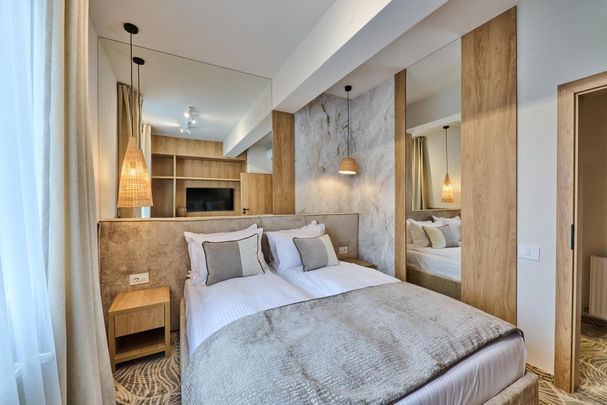Hotel Serenity Temeşvar Dış mekan fotoğraf