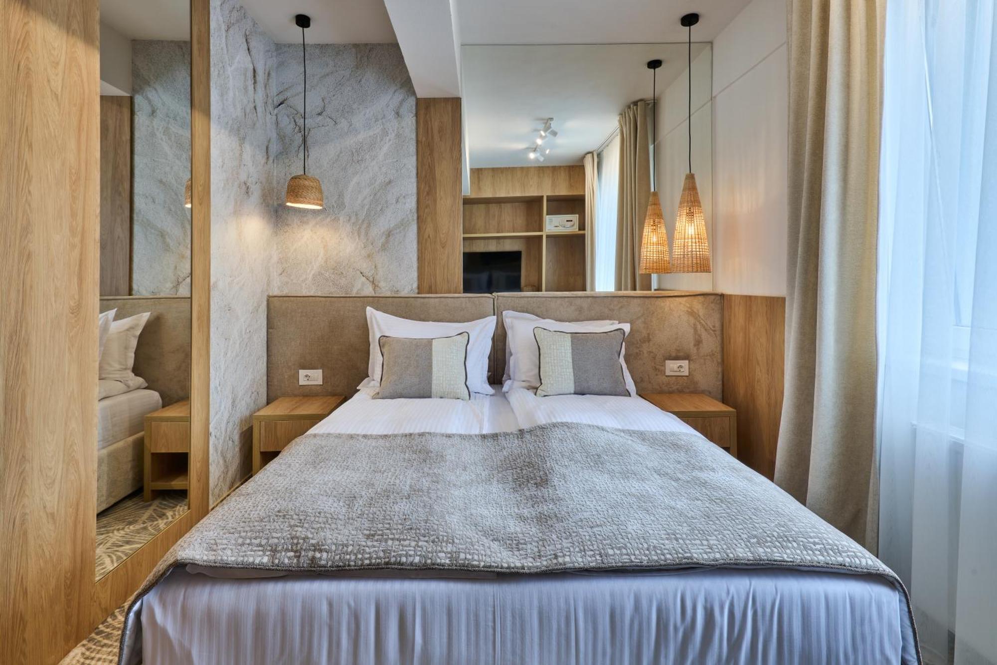 Hotel Serenity Temeşvar Dış mekan fotoğraf