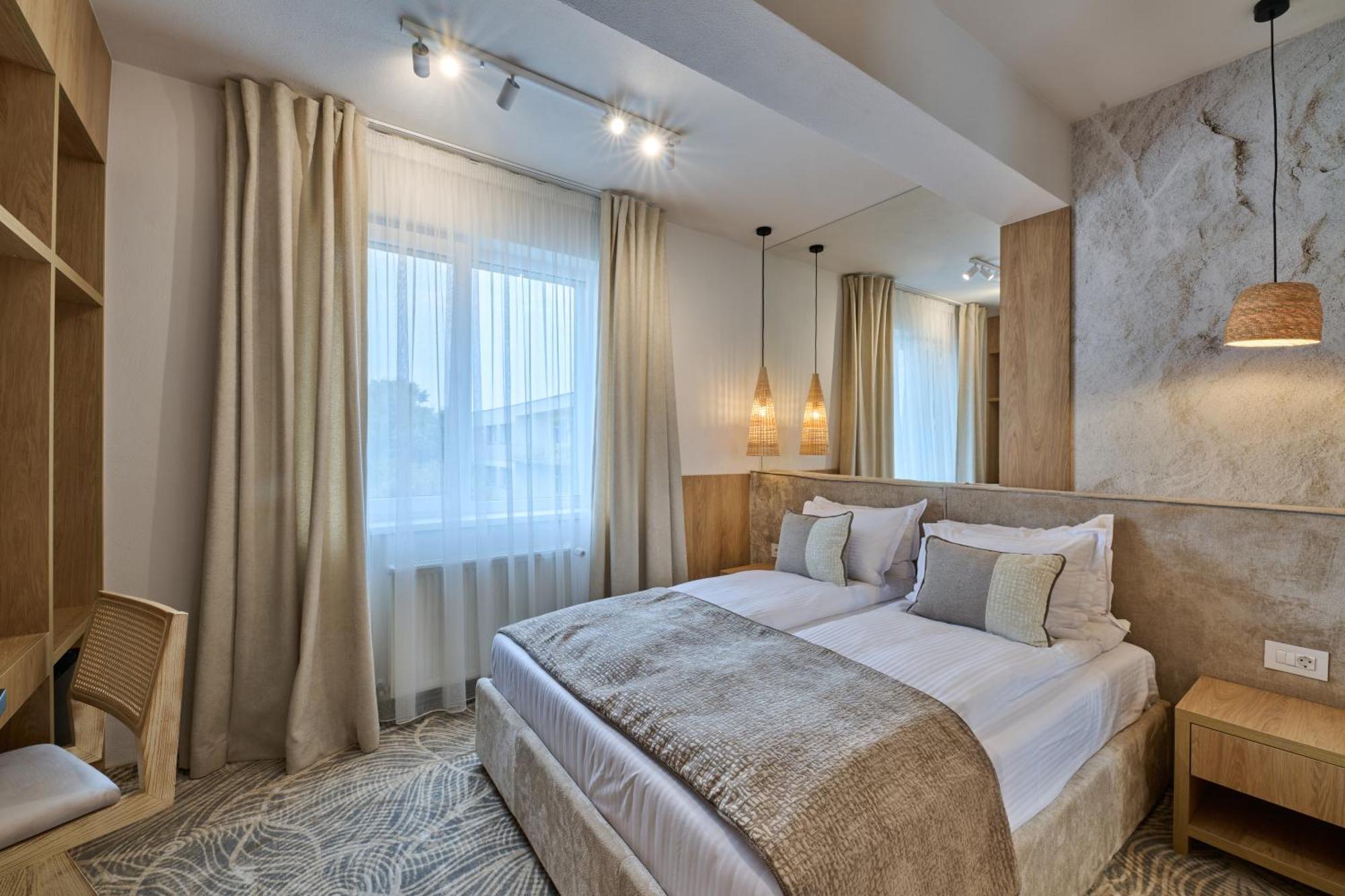 Hotel Serenity Temeşvar Dış mekan fotoğraf