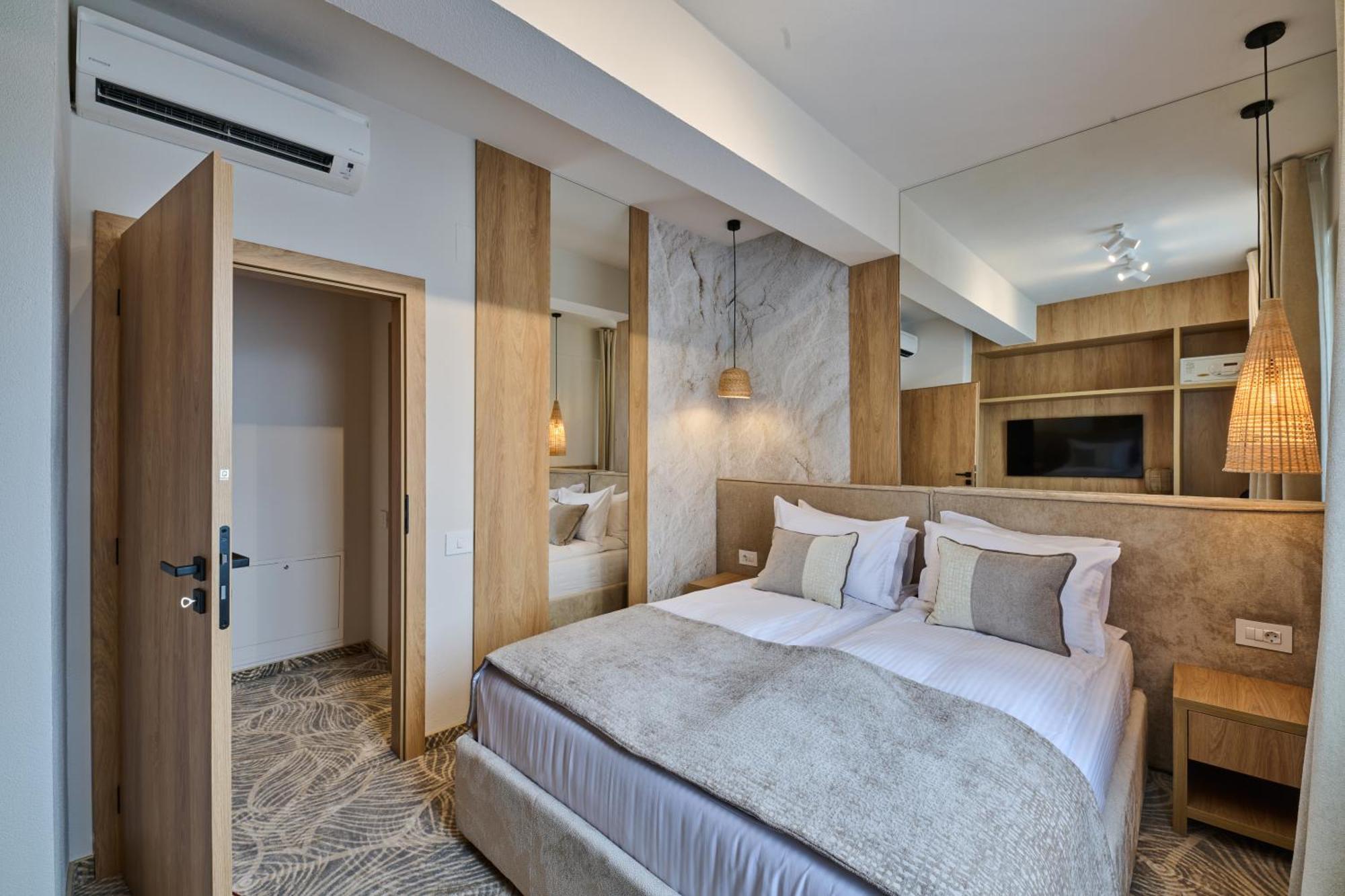 Hotel Serenity Temeşvar Dış mekan fotoğraf