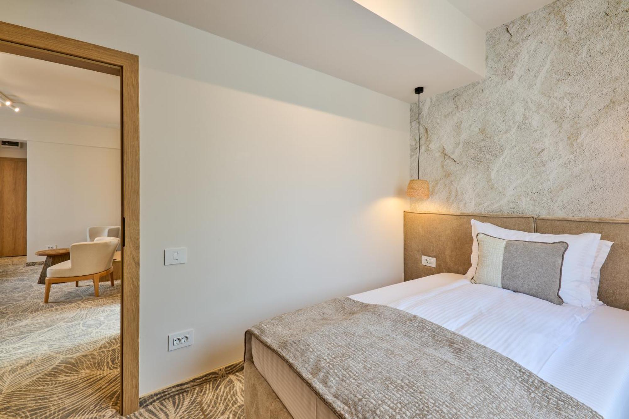 Hotel Serenity Temeşvar Dış mekan fotoğraf