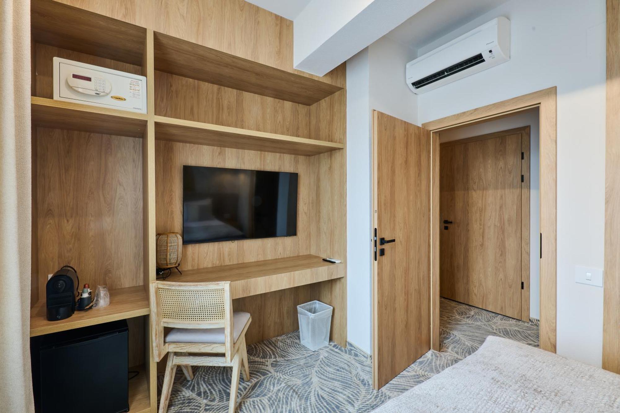 Hotel Serenity Temeşvar Dış mekan fotoğraf