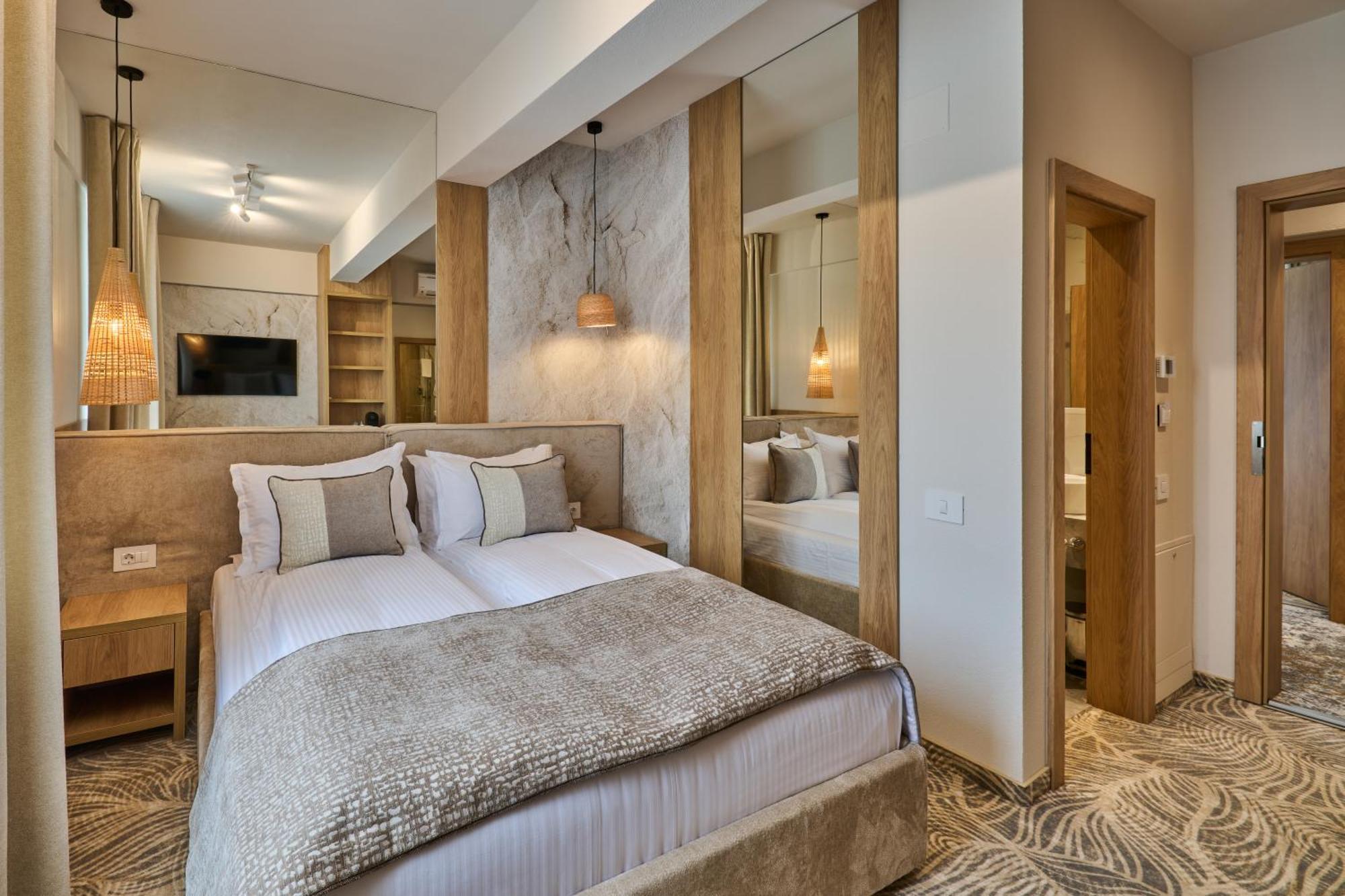 Hotel Serenity Temeşvar Dış mekan fotoğraf