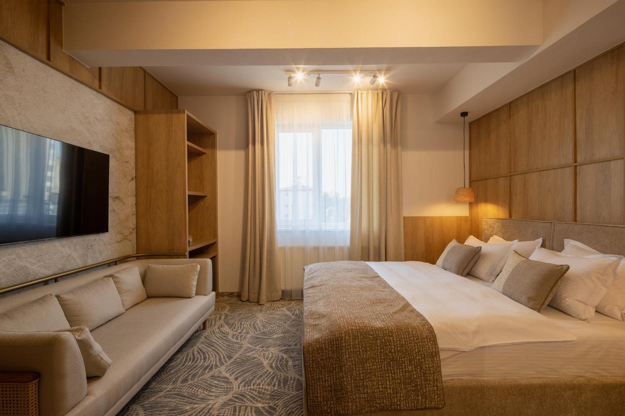 Hotel Serenity Temeşvar Dış mekan fotoğraf