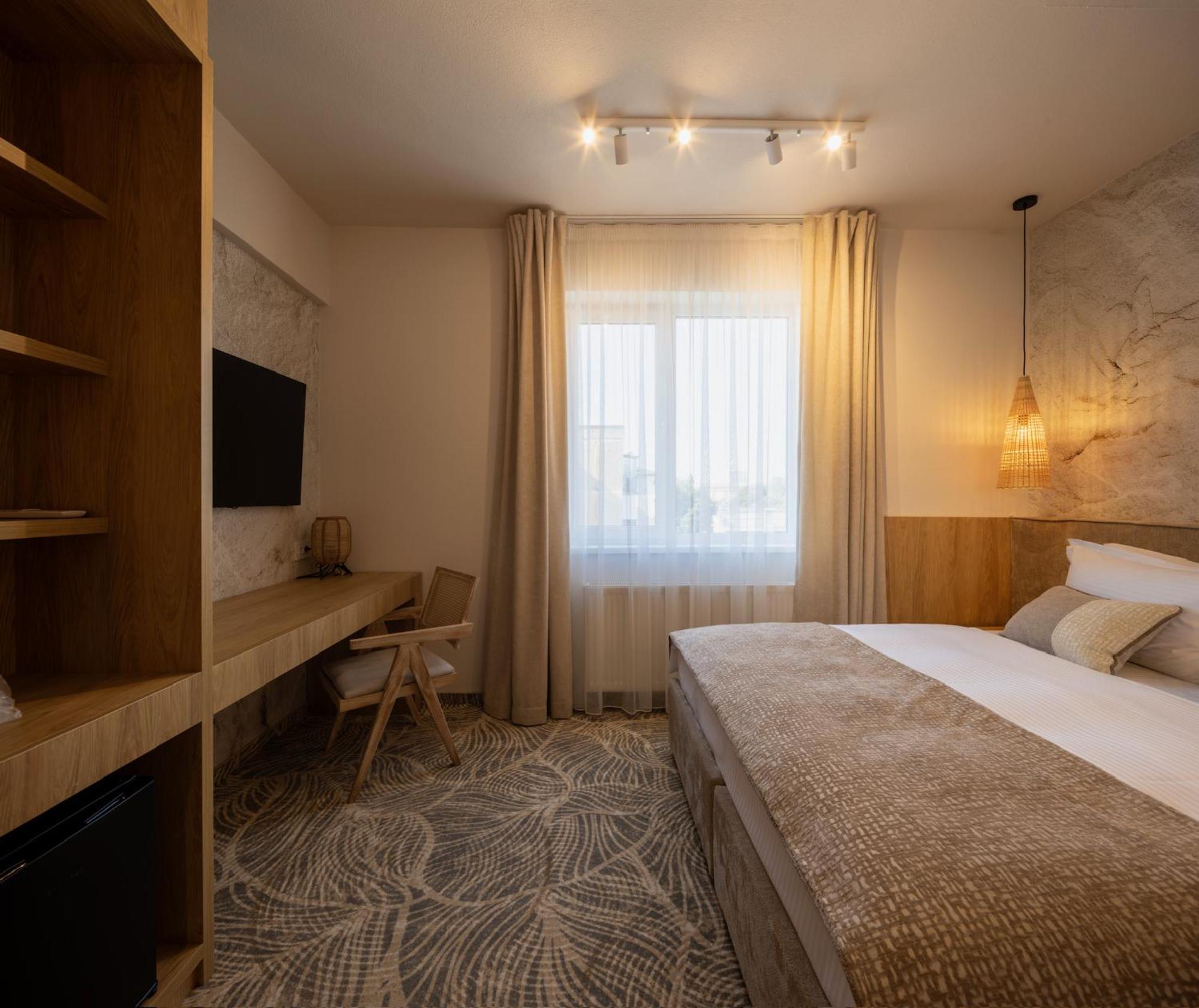 Hotel Serenity Temeşvar Dış mekan fotoğraf